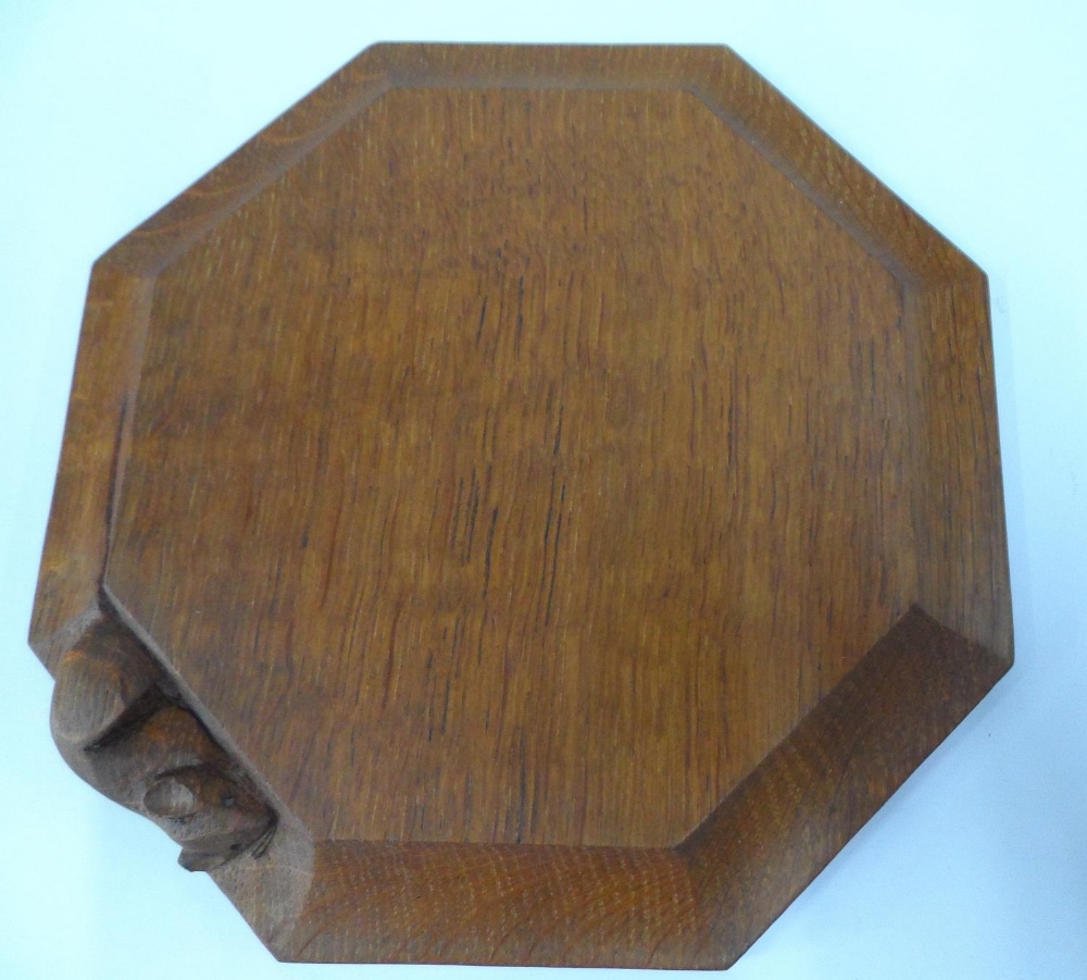 Mid 20thC Mouseman tea-pot stand, 20 x 20 cm - Image 3 of 4