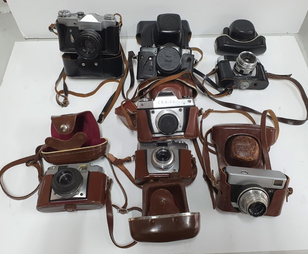 Collection of vintage 20thC cased cameras to include Zeiss & Zenit examples (7) - Image 2 of 5