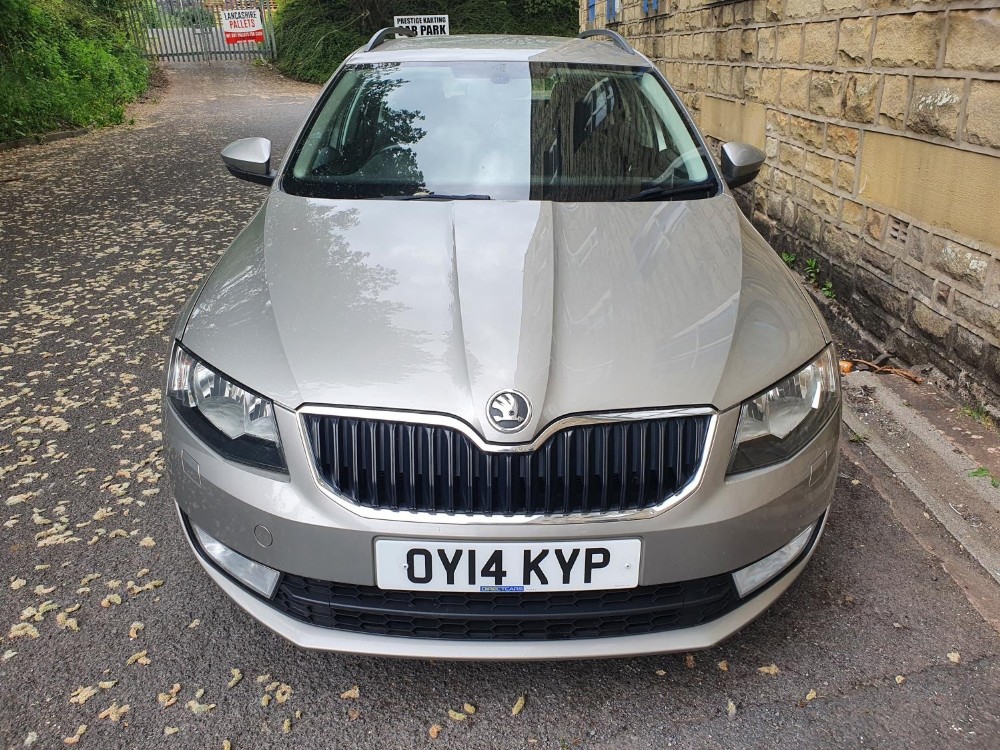 2014 Skoda Octavia Elegance TDI CR S-A, 2 Litre, 4 Door Estate in Beige, 220443 miles, 3 former