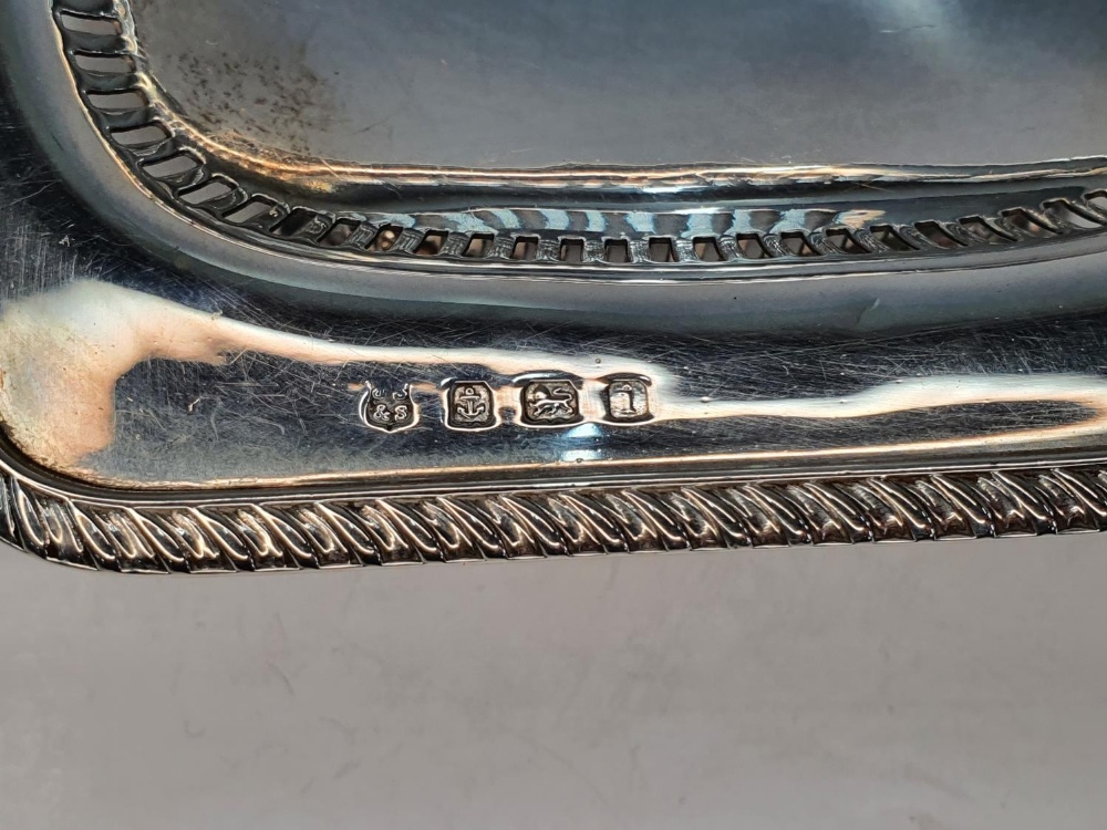 Silver rectangular dish in plain form sat on 4 balled feet, hallmarked Birmingham 1908, 188 grams - Image 3 of 3