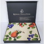 Royal Doulton 2005 cased tea-mat set - as new