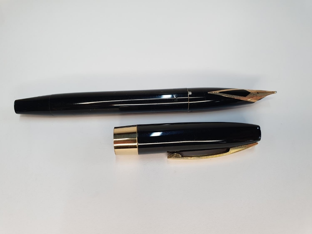 Sheaffer 14ct gold nib fountain pen with case & papers - Image 2 of 3