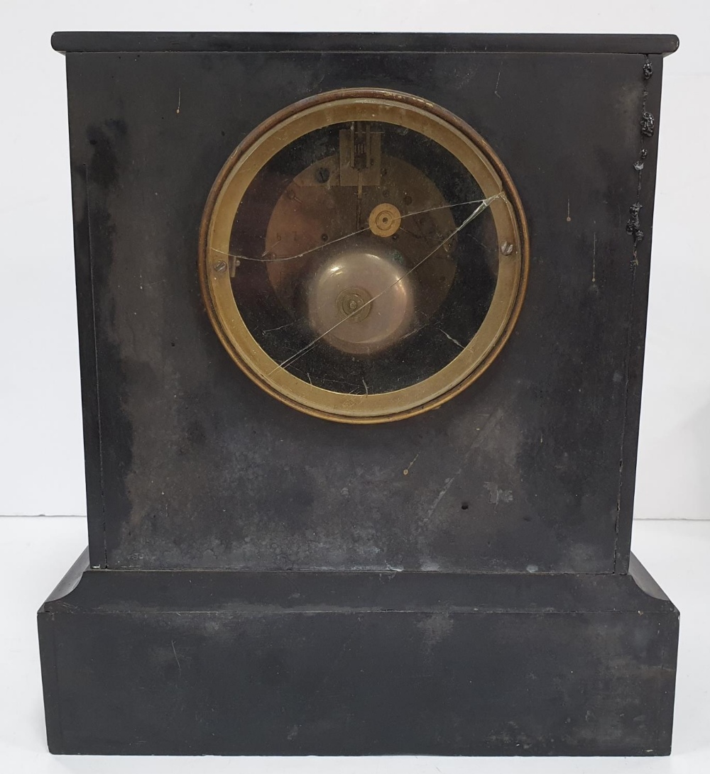 Victorian slate and marble mantle clock with key, Glass face broken - Image 5 of 6