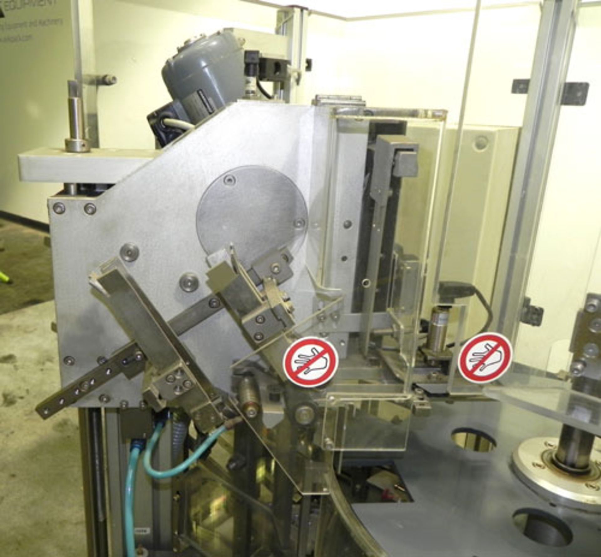 Used- Brunner Model VC Vertical Semi AutomatiC Cartoner. Capable of speeds up to 30 cartons p/minute - Image 5 of 10