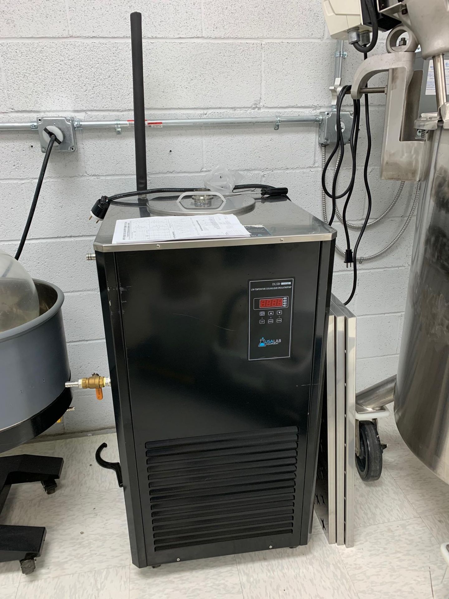 RESERVE LOWERED! - Used-USA Lab 20 L Rotary Evaporator System. Model RE-1020 w/ Chiller & SHB-B95A - Image 2 of 6