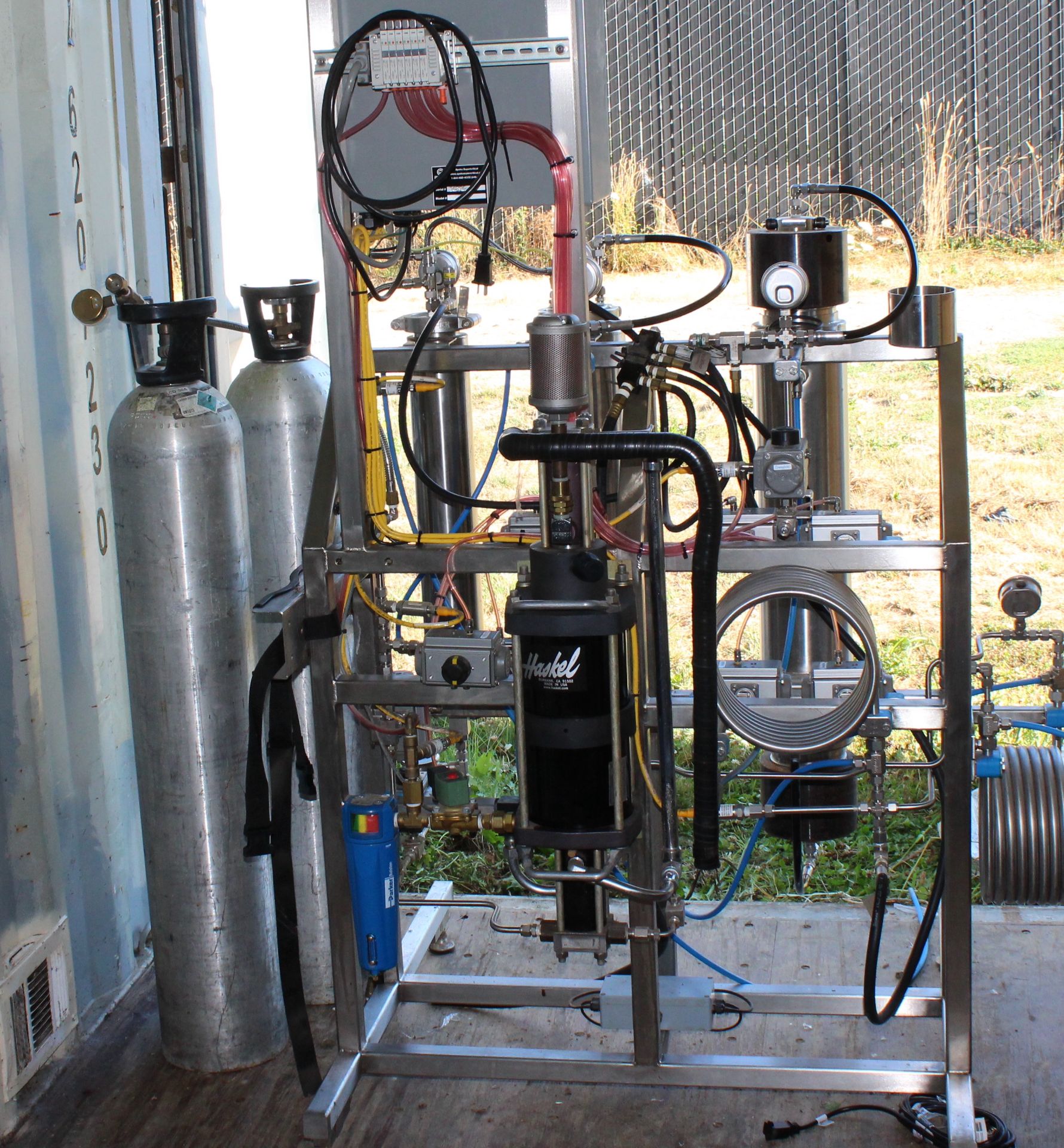 RESERVE LOWERED! - Used-Apeks 2x5L 5000 PSI 5L Extraction System. Up to 3 lbs of dry/ground material - Image 3 of 6