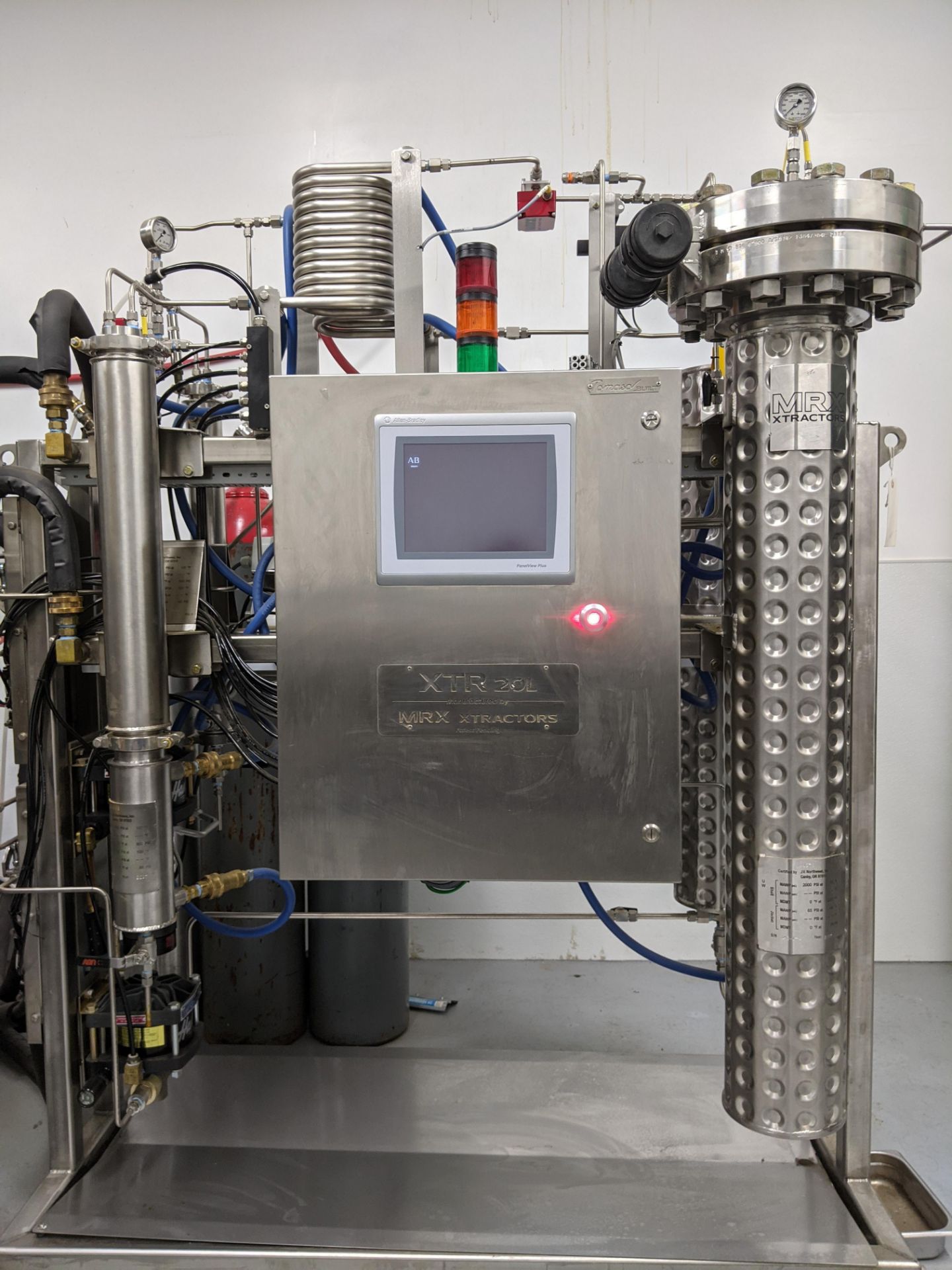 LOCATED IN PORTLAND, OR- Used MRX Extraction Set Up w/ 20L XTR, Chiller GD-4H, QRS-15 Compressor - Image 2 of 8