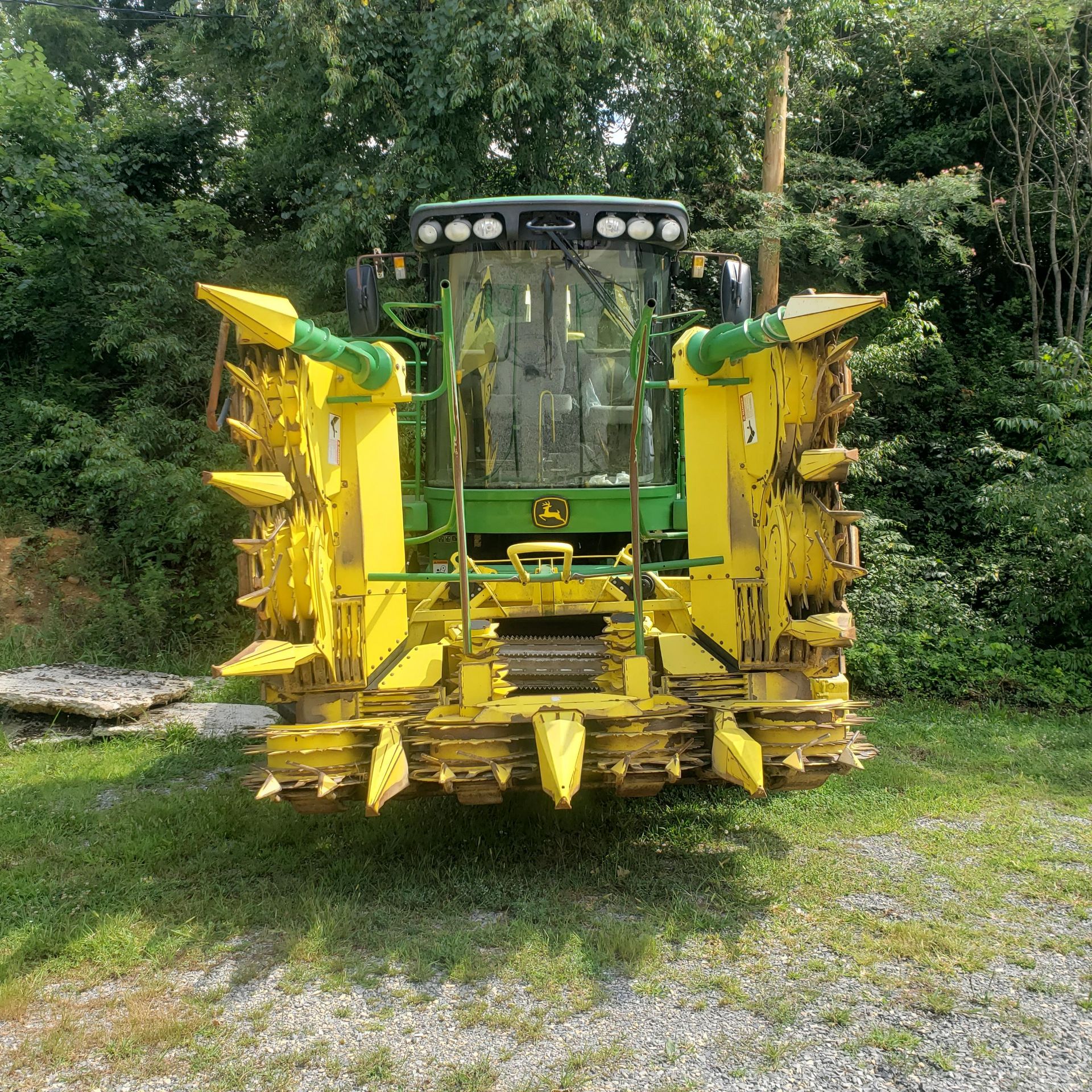 Used-John Deere 7450 Tractor. Model 7450. 1881 hrs. 688 Chopper Head - Image 4 of 10