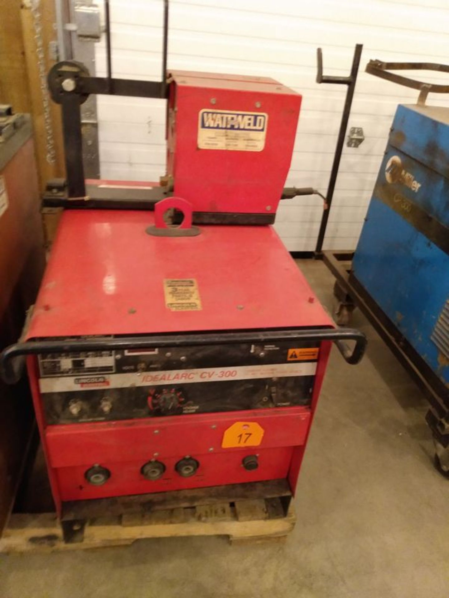 Lincoln CV300 Welder - Image 2 of 2