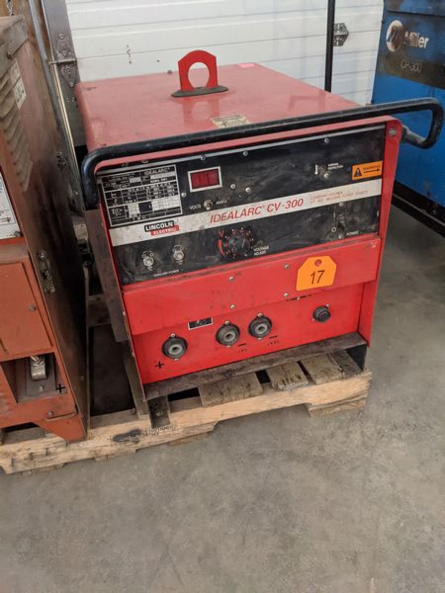 Lincoln CV300 Welder