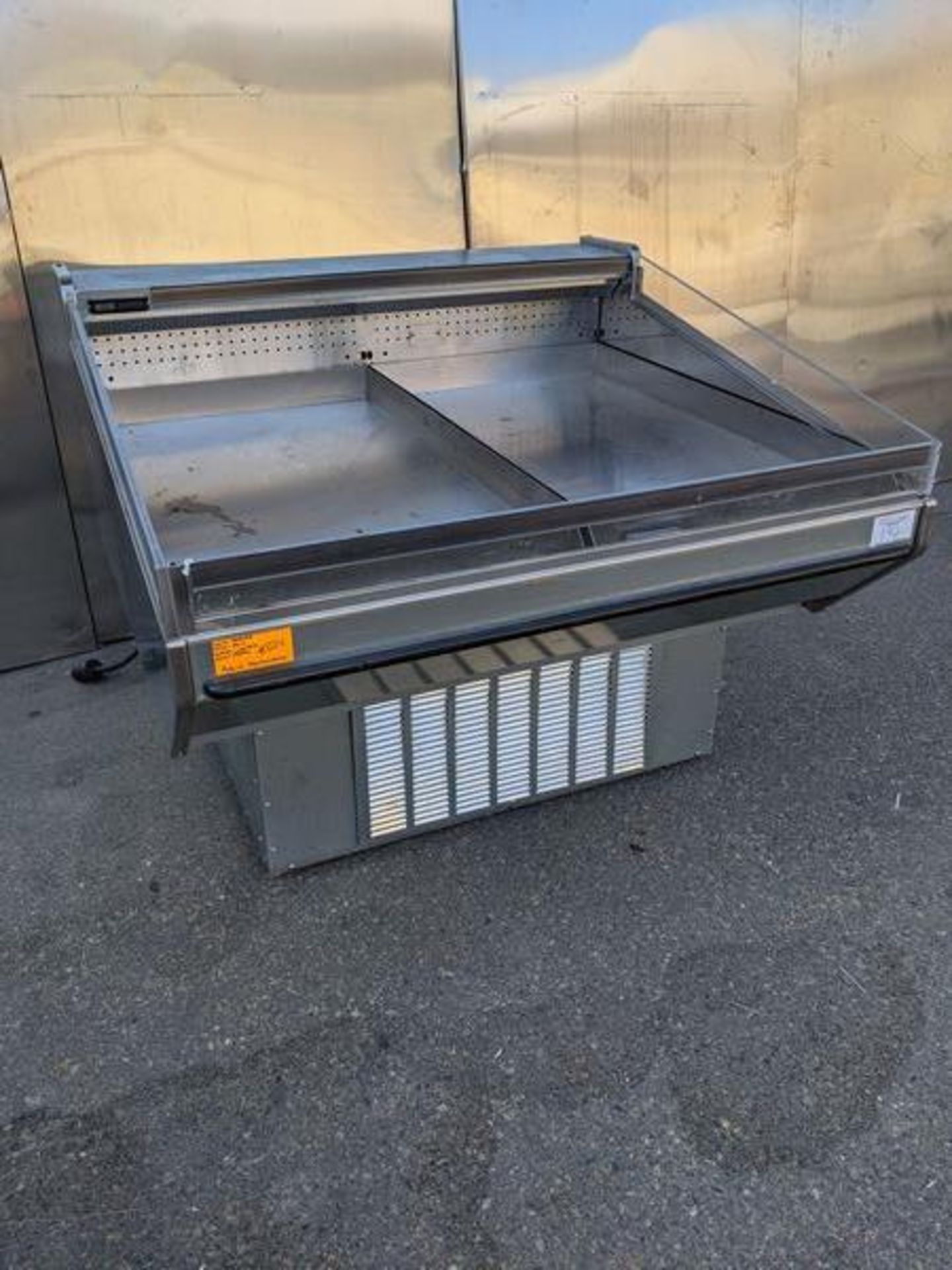 Barker 50" Grab-n-GO Self Contained Merchandiser