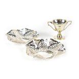 A pair of Elizabeth II hallmarked silver filigree dishes, Sheffield 1972,