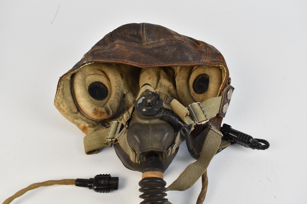 An Air Ministry leather flying helmet numbered 13466 (af).Additional InformationThere is no date on - Image 2 of 6