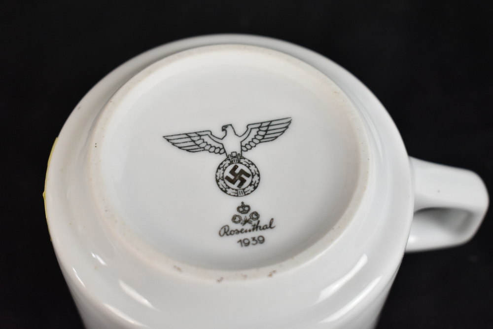 A German crystal tankard with pewter lid bearing bust of a general wearing Iron Cross in relief, the - Image 2 of 3