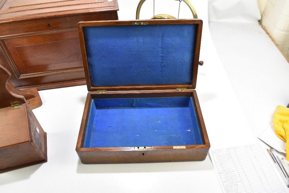 A 19th century brass table gong, height 36cm, together with a pair of light oak bookends carved with - Bild 2 aus 4