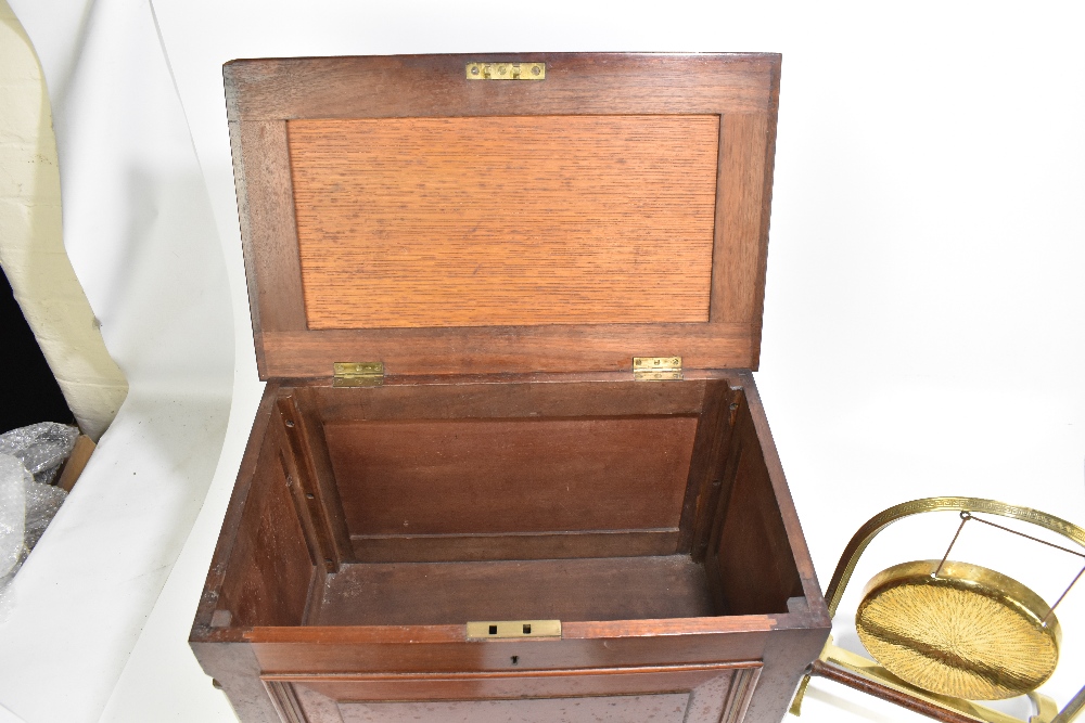 A 19th century brass table gong, height 36cm, together with a pair of light oak bookends carved with - Bild 4 aus 4