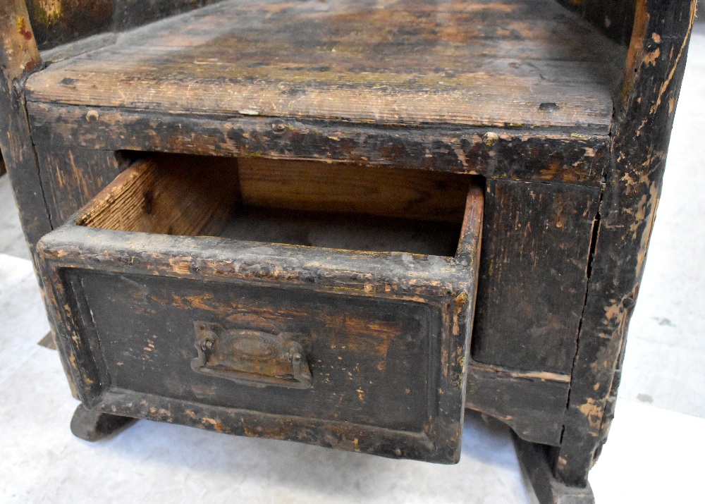 A good rustic 18th century pine lambing chair, a barn find in Lancashire, - Image 2 of 5