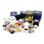 Various collectible trinket boxes to include porcelain, enamel and wooden examples,