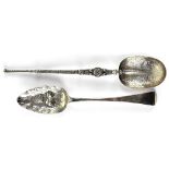 A George III hallmarked silver berry spoon, Soloman Hougham,