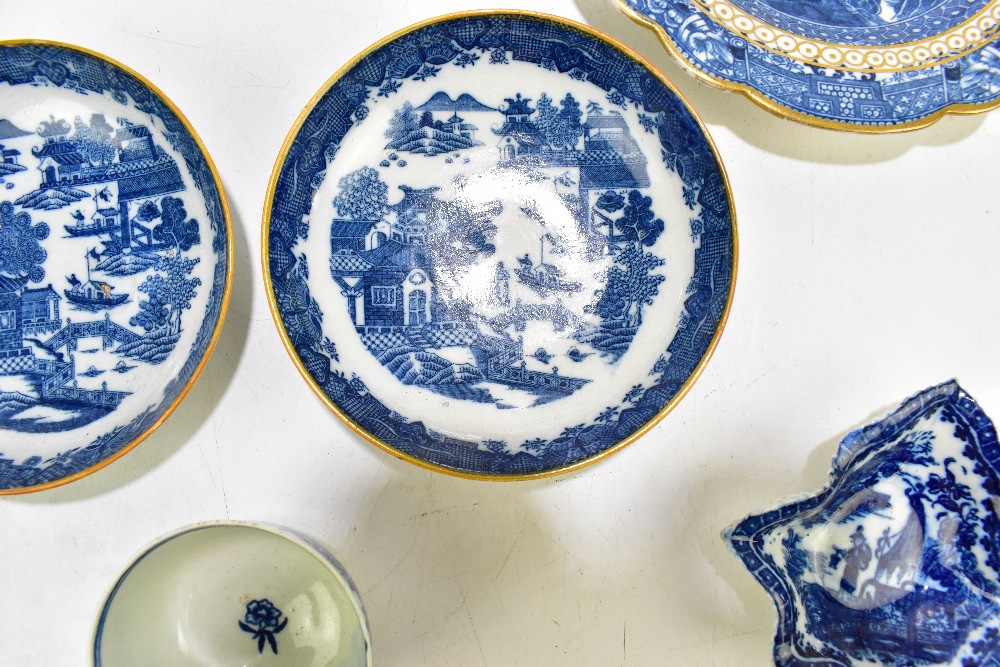 CAUGHLEY; three blue and white printed bowls, each decorated in a variation of the Willow pattern, - Image 6 of 12