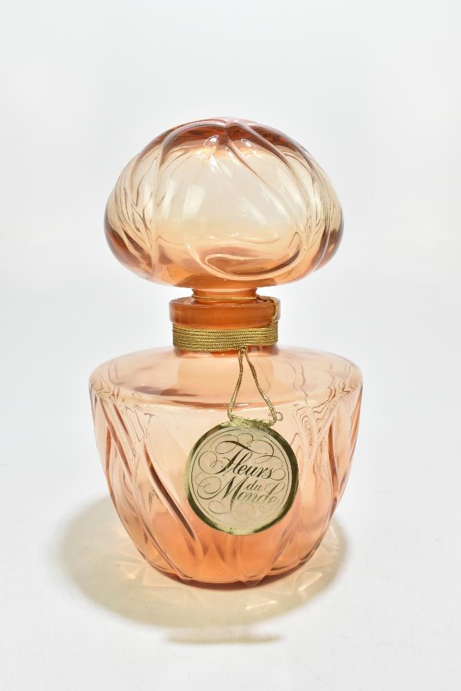 FLEURS DU MONDE; an empty giant vintage display dummy perfume factice, circa 1970s, height 12"/31cm, - Bild 6 aus 9