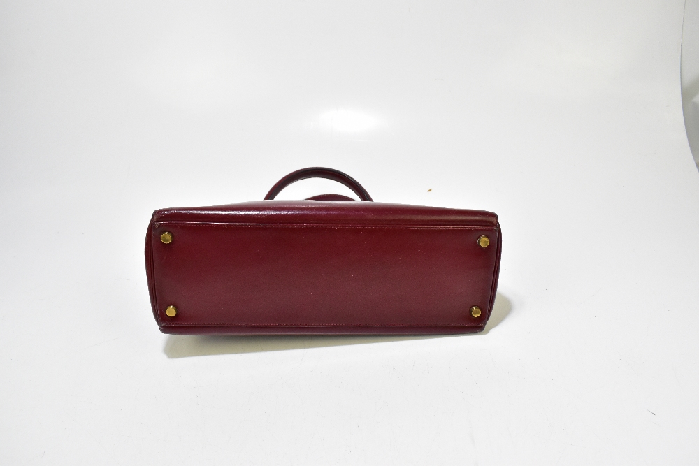 HERMES; a circa 1970s/80s red calfskin leather 'Sienne Epsom KELLY Retourne 32', with impressed ' - Image 5 of 6