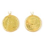 A South African 1980 gold 1oz Krugerrand coin in a yellow metal necklace mount, approx 36.6g.
