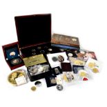 Various modern coin collection sets and loose examples to include a boxed 2010 British proof