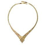 A 9ct gold articulated necklace of three colours in a chevron pattern,