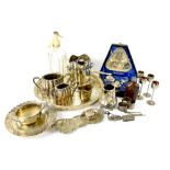 A mixed collection of silver and silver plate to include two hallmarked silver napkin rings,