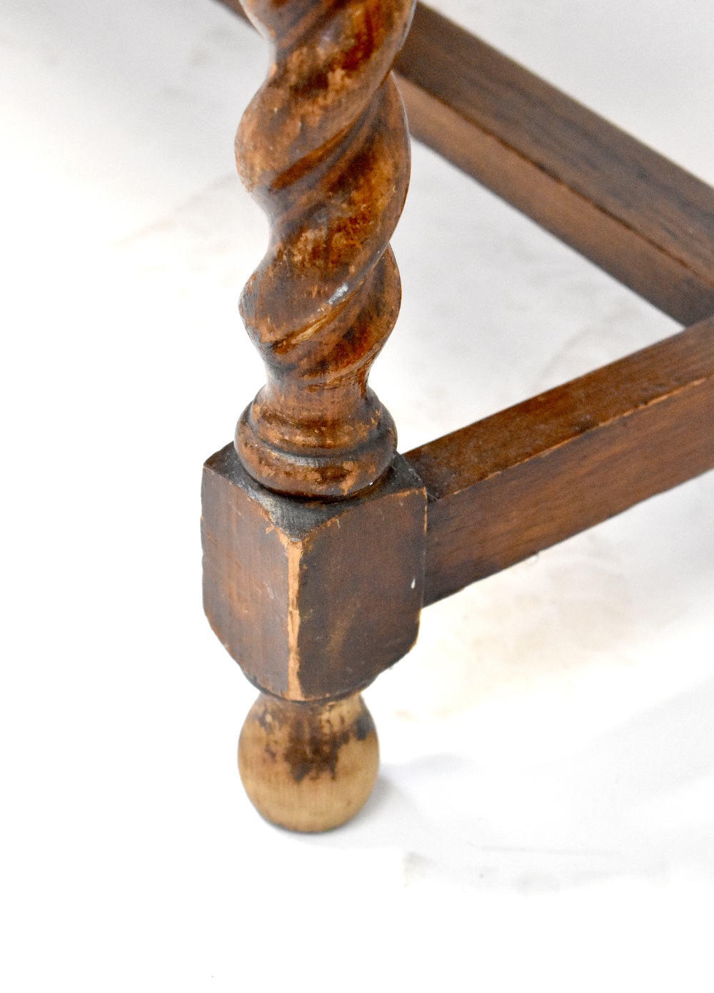 An early/mid-20th century oak mirror back sideboard with barleytwist supports, - Image 4 of 4