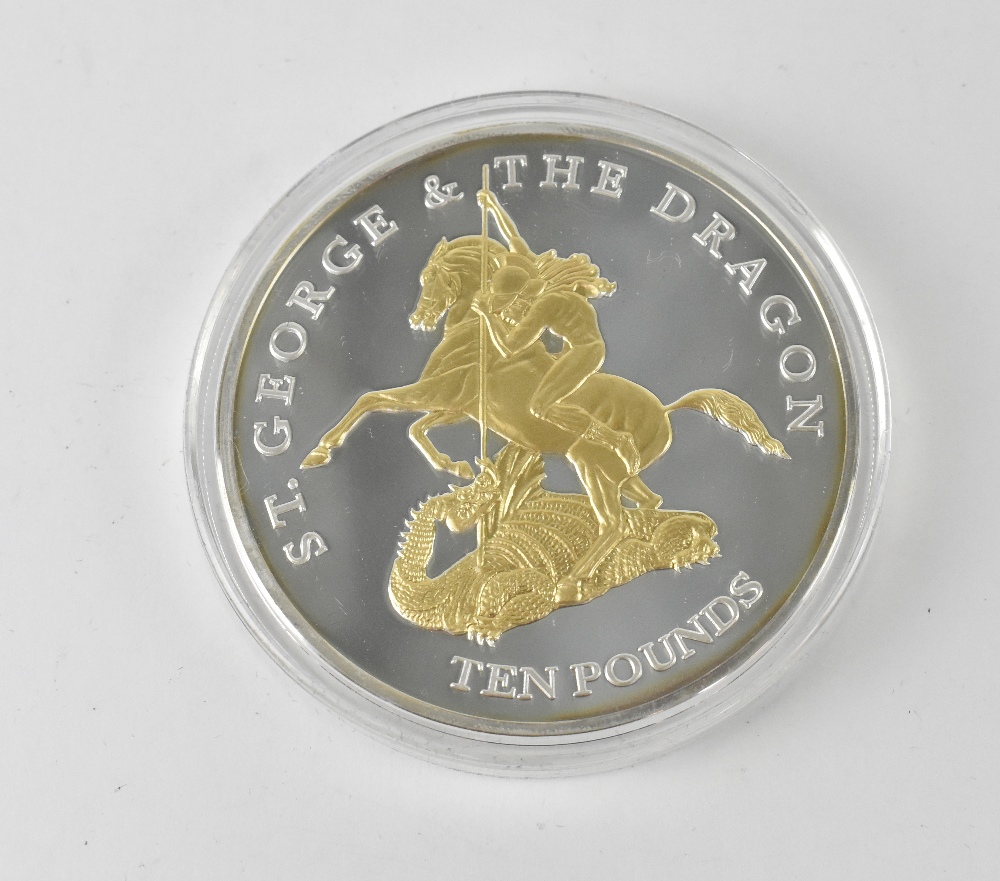 A 2009 'George and Dragon' 5oz, £10 silver coin with gold plated embellishment. - Image 3 of 3