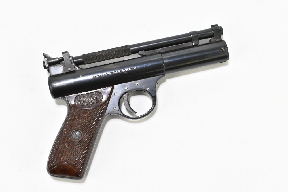 A Webley Premier .22 air pistol with bakelite grips, length 21cm, SN:67. Provenance: The Captain - Image 2 of 5