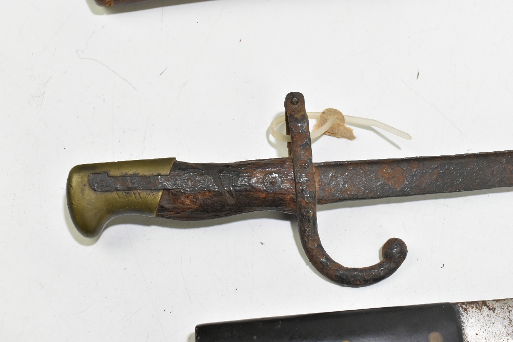 A machete, blade length 37cm, in leather scabbard, a bayonet (heavily worn) and a further blade (3). - Image 3 of 4