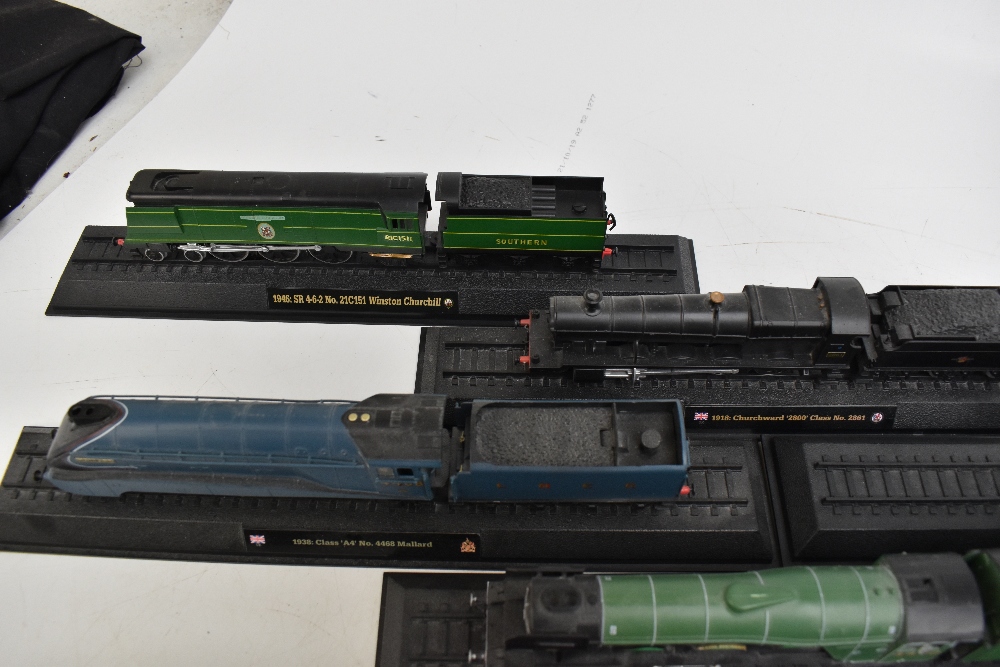 CORGI; a boxed Harry Potter Hogwarts Express diecast model, four further boxed Corgi model - Image 9 of 11