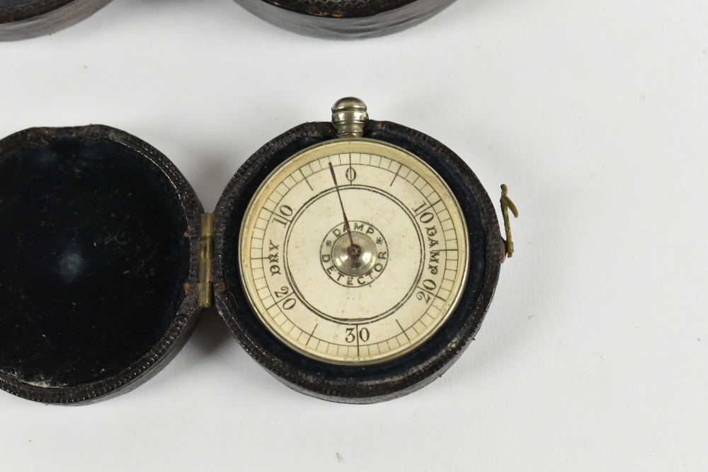 A brass cased pocket thermometer with silvered dial, diameter 47mm, fitted in original circular - Image 2 of 3