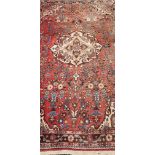 A fine Persian handmade Mahal rug, 216 x 131cm.