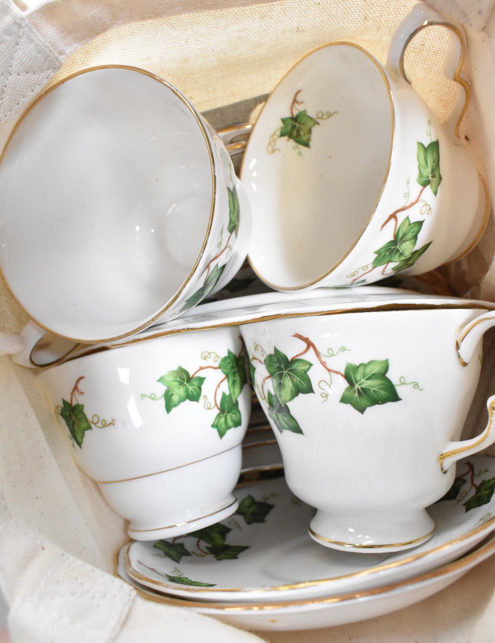 Colclough China 'Ivy Leaf' pattern cups, - Bild 4 aus 5