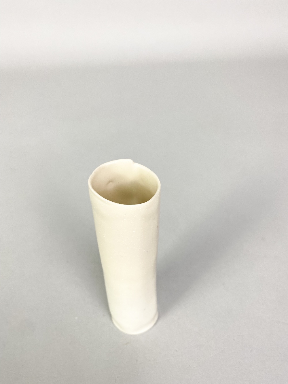 MO JUPP (1938-2018); a small cylindrical porcelain vase, incised MOJA (for Archway Ceramics) mark, - Image 3 of 5