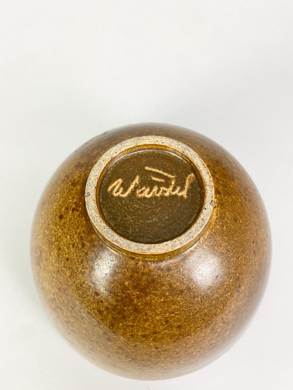 WAISTEL COOPER (1921-2003); an early stoneware footed bowl covered in mottled iron glaze, incised - Image 5 of 5