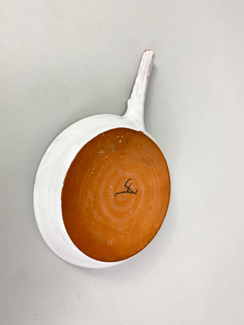 GEOFFREY EASTOP (1921-2014) for Aldermaston Pottery; a tin glazed earthenware skillet, painted AE - Image 4 of 5