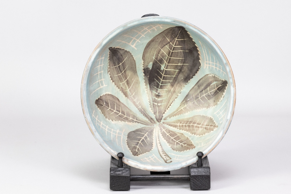 SYBIL FINNEMORE for Yellowsands Pottery; a stoneware footed dish with incised and painted leaf - Image 3 of 5