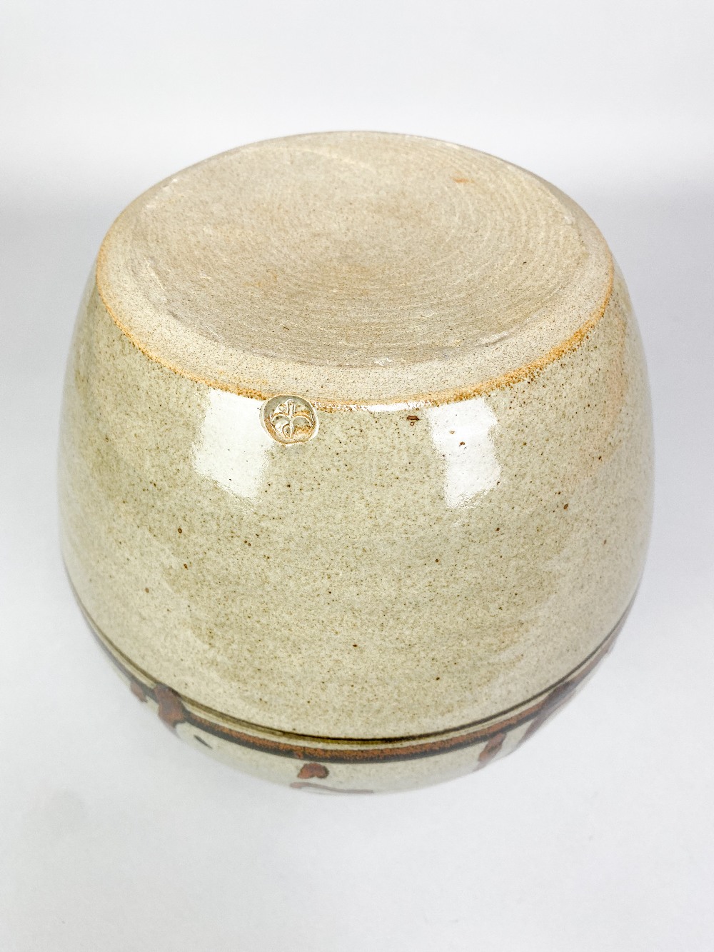 RAY FINCH (1914-2012) for Winchcombe Pottery; a bulbous stoneware vase with iron decoration on - Image 4 of 5