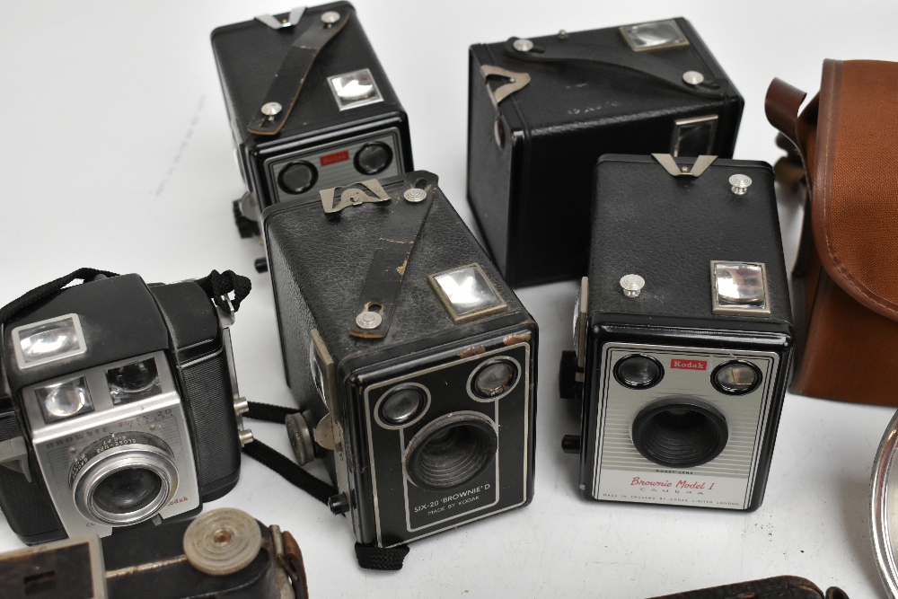KODAK; a group of vintage cameras comprising two No. 2 Box Brownie Model F, Model I, Flash III, - Image 2 of 3