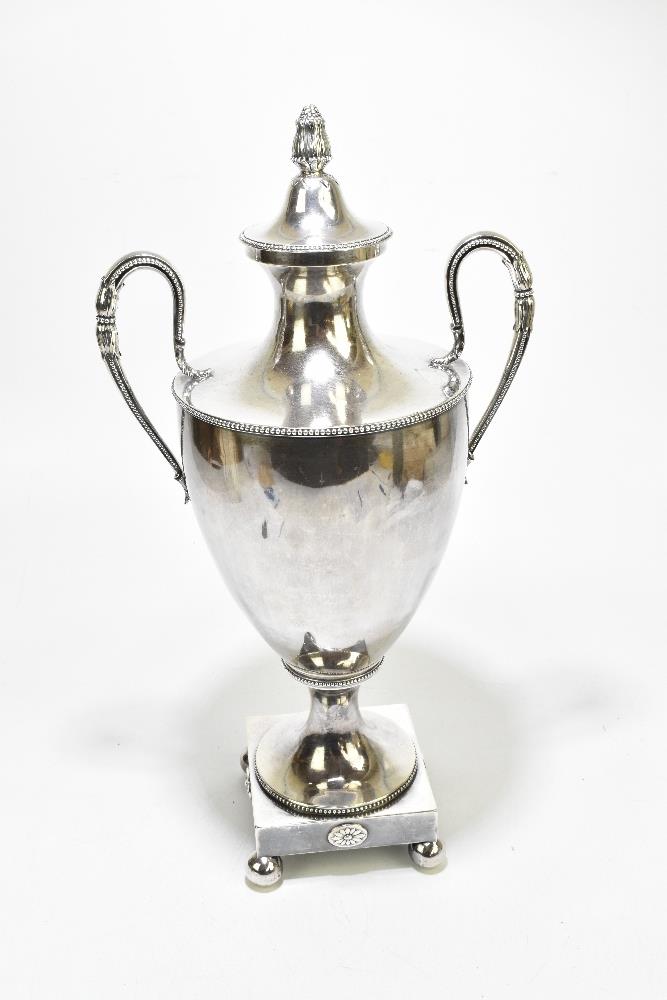 HENRY CHAWNER; a large George III hallmarked silver twin handled tea urn and cover, the detachable - Bild 6 aus 17