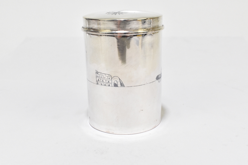 An Eastern white metal and niello decorated cylindrical tea canister and cover, the lid decorated - Bild 5 aus 8