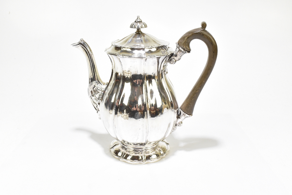 WILLIAM ELEY; a George IV hallmarked silver coffee pot of baluster form with cast finial and - Bild 2 aus 8