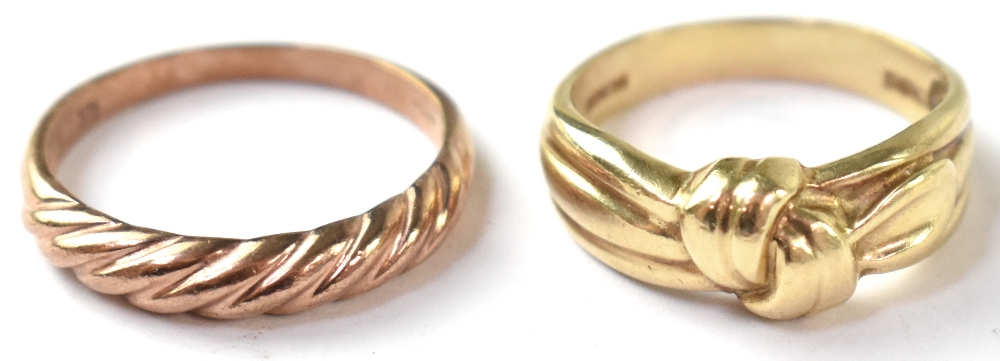 Two 9ct gold rings to include a 9ct rose gold half twist design, size P,