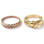 Two 9ct gold rings to include a 9ct rose gold half twist design, size P,