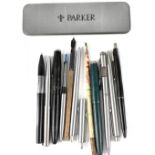 A quantity of vintage pens to include Platignum and Parker.